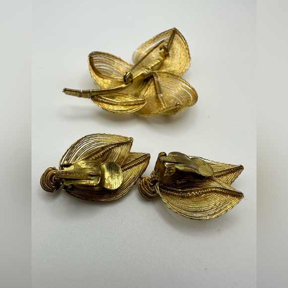 Rarely find Vintage Signed West Germany leaves clip earrings and brooch set - Picture 7 of 11